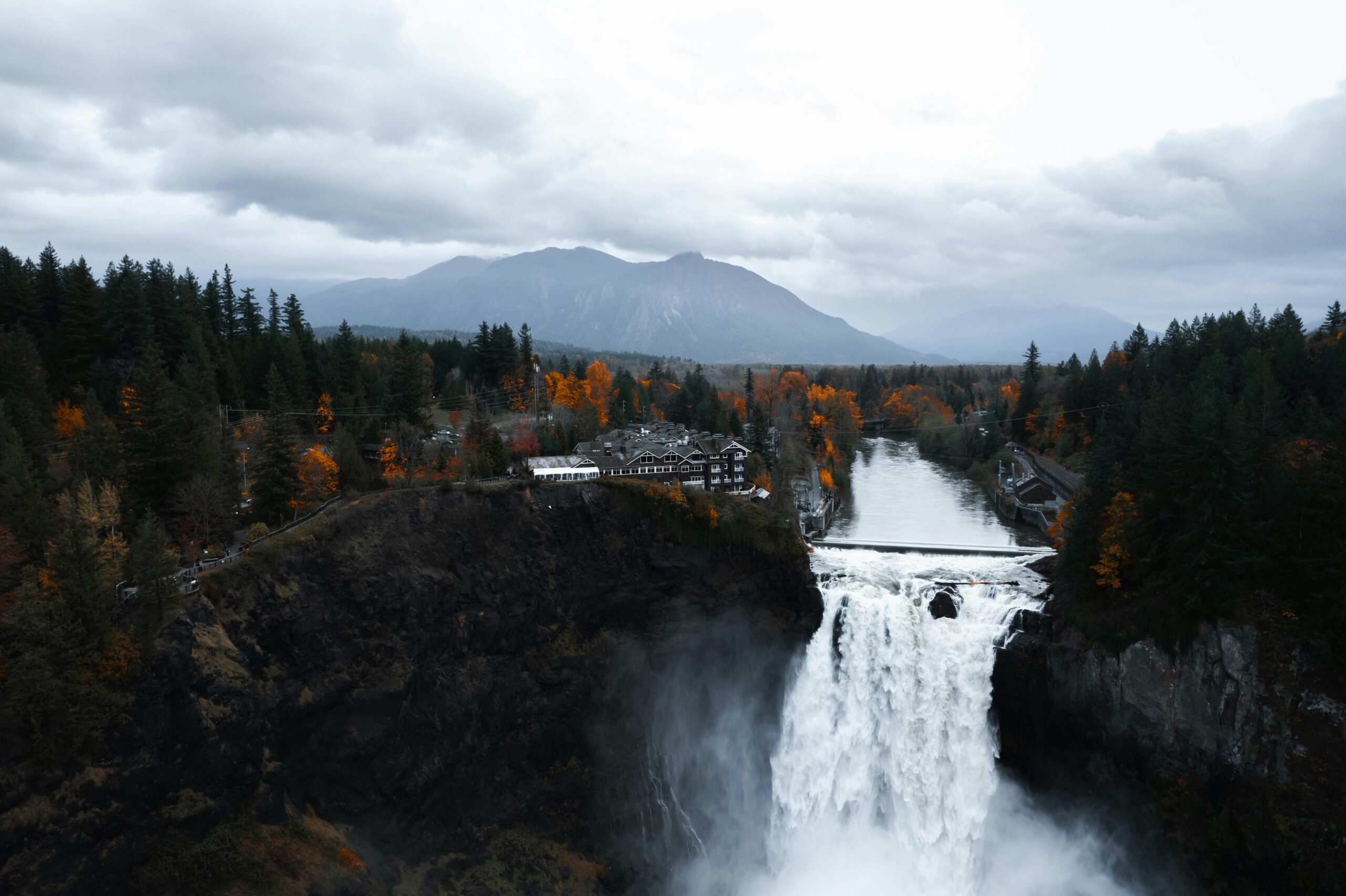 snoqualmie falls